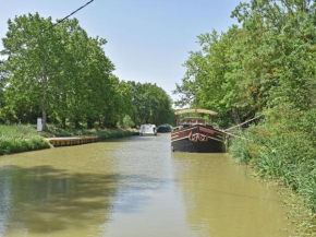 Charming Boat in Villedubert with Terrace